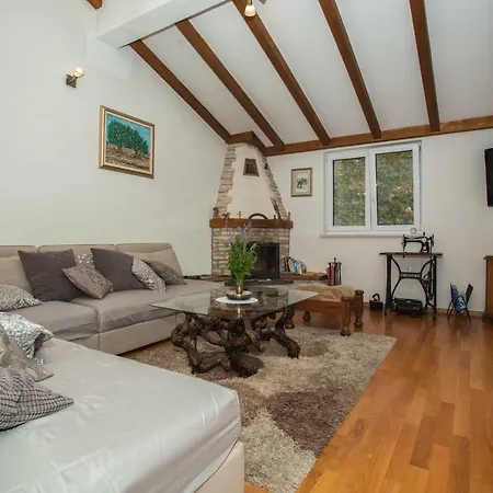 Eagle Villa
