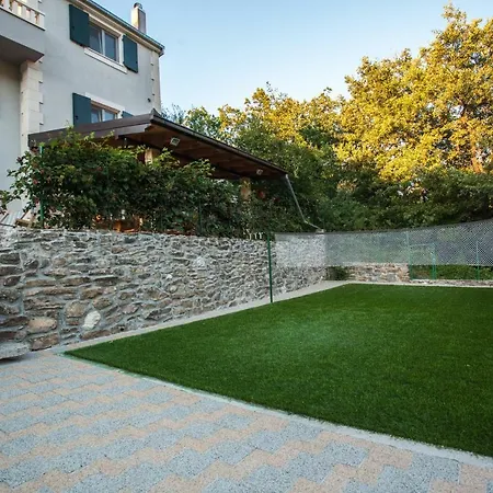 Eagle Villa